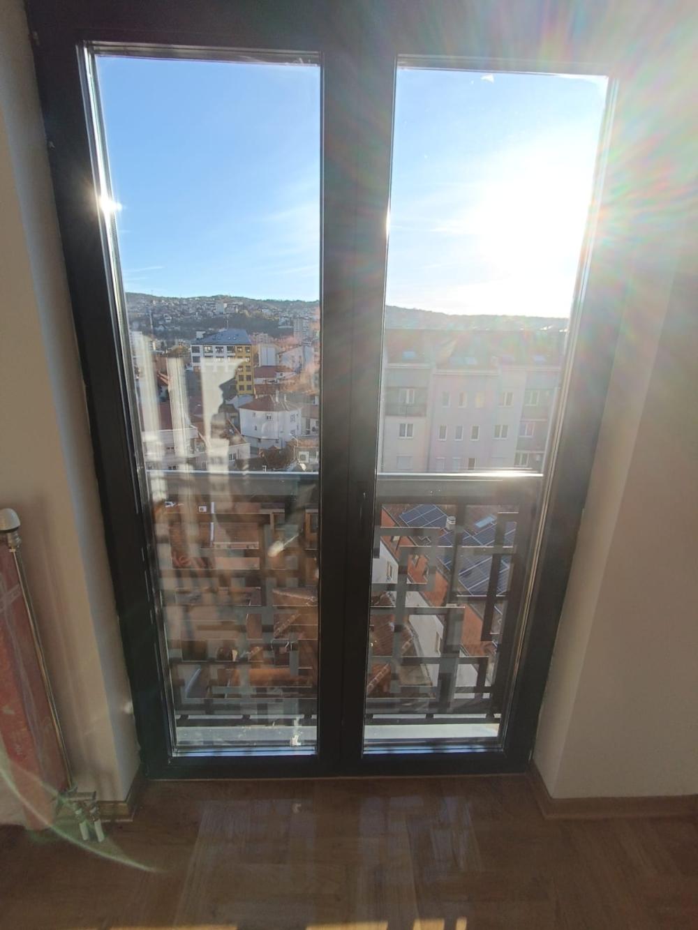 Slika 3 - Prelep prostran stan u stogom centru Niša